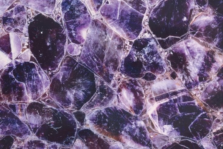 Фиолетовый Оникс камень