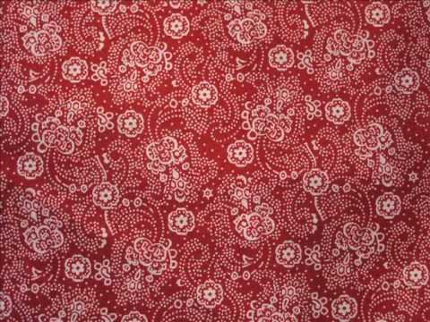 Красная ткань с узорами