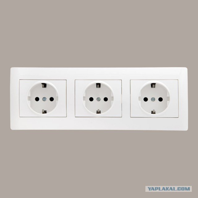 Тройная розетка Шнайдер встраиваемая