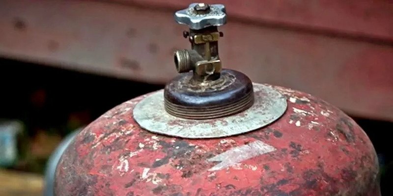 Старый газовый баллон