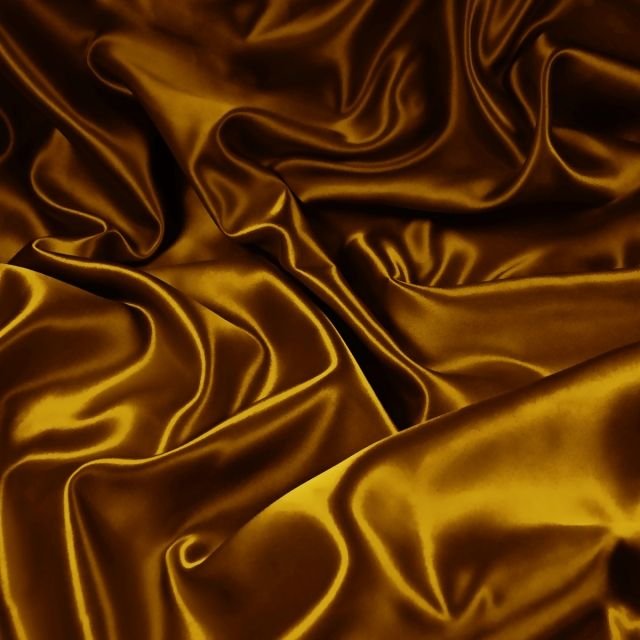 Золотистый шелк