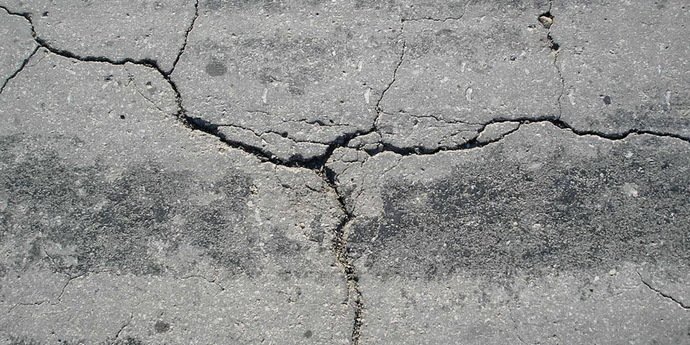 Трещины в бетоне
