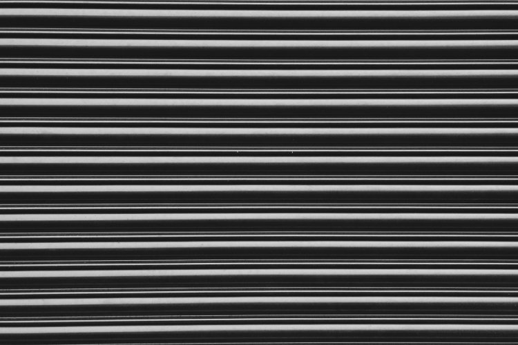 параллельно полосчатая