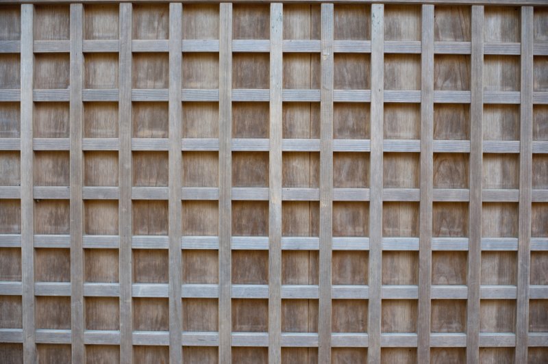 Деревянная решетка