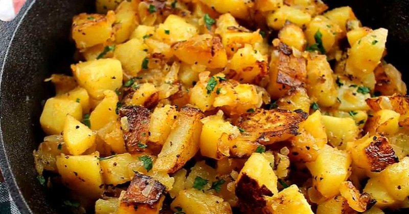 Картофель на сковороде