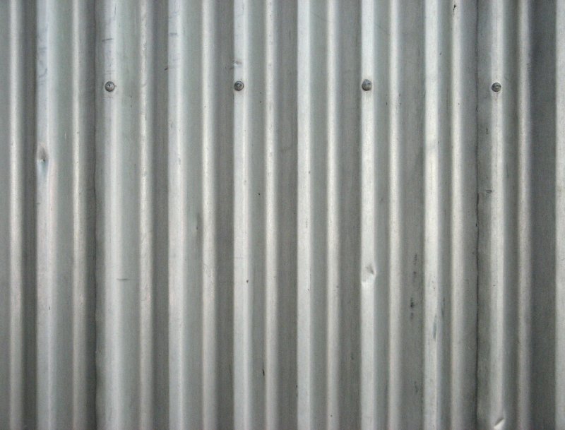 Металлопрофиль серебристый металлик