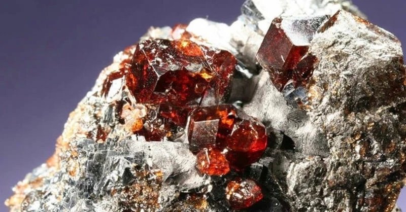 Гранат пироп камень