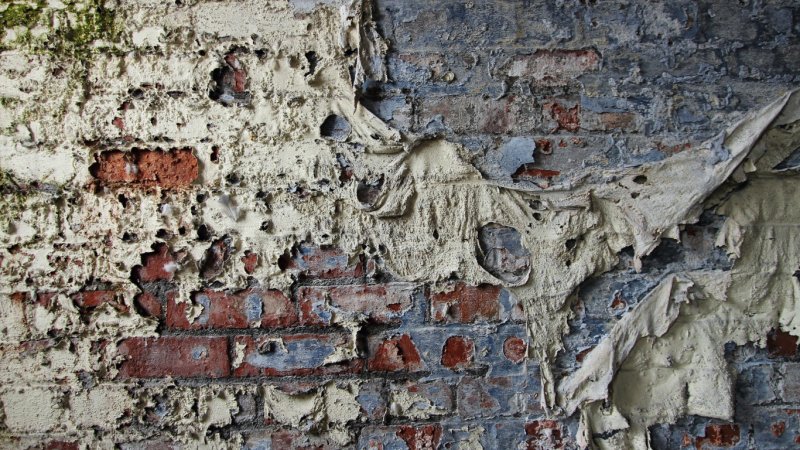 Обшарпанные стены