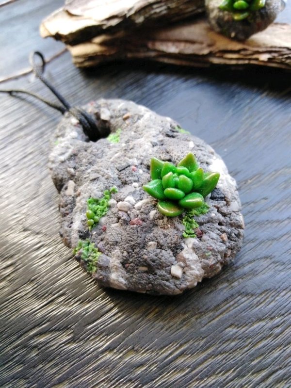 Полимерная глина и камни