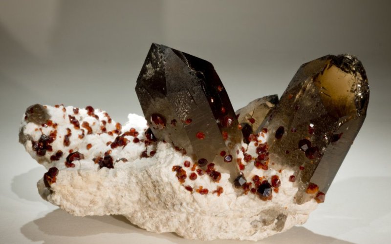 Гранат пироп минерал