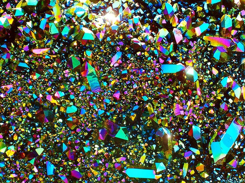 Разноцветные драгоценные камни