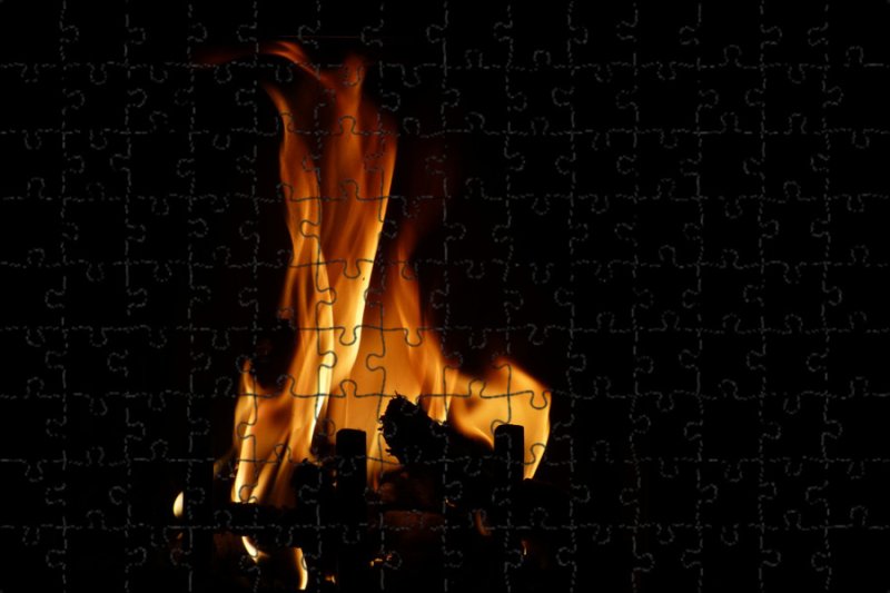 Пламя на черном фоне