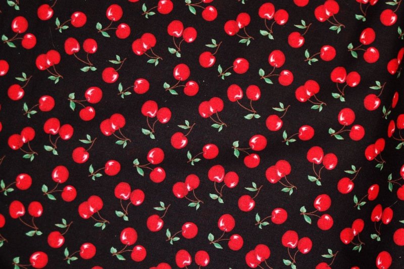 Принт вишня