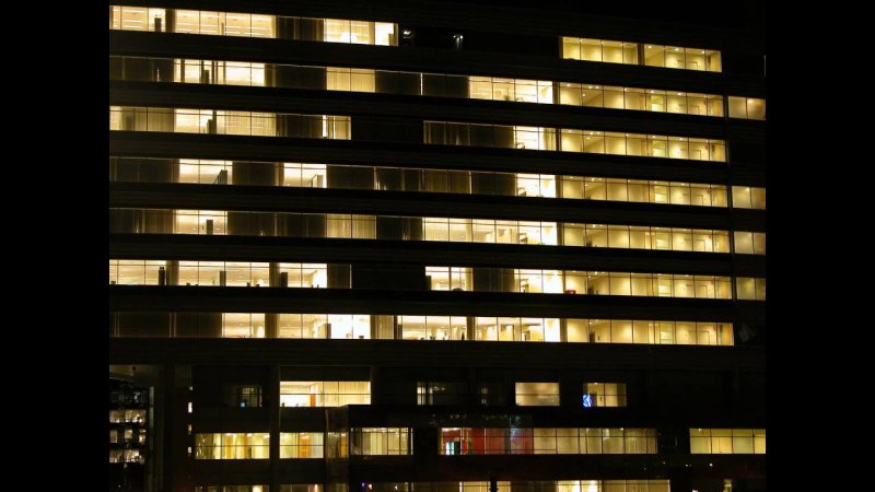 Ночные окна домов