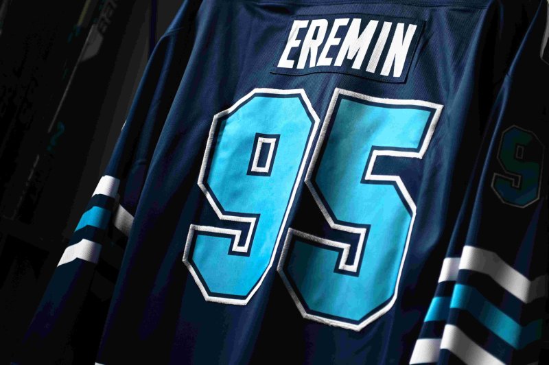 Хк Сахалин лого