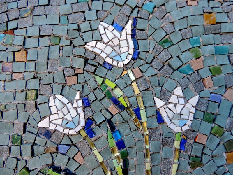 Панно из битой плитки