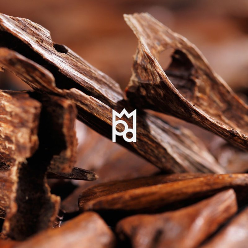 Oud Wood дерево