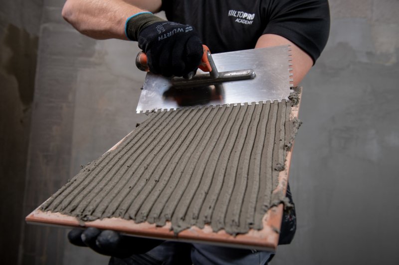 Плиточный клей нанесение