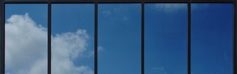 Отражение в окне