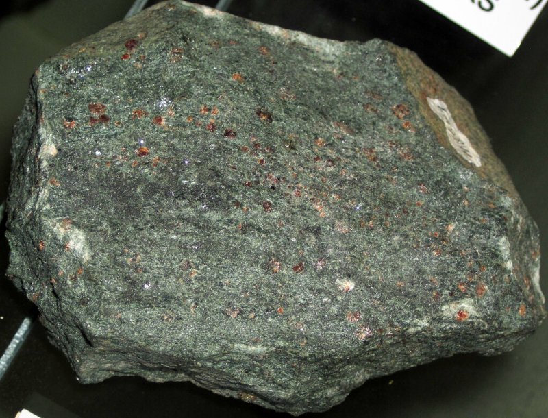 Эклогит альмандин