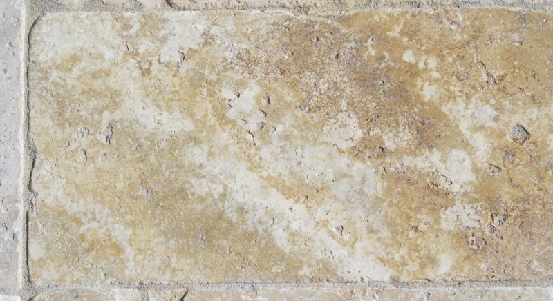 Старый камень