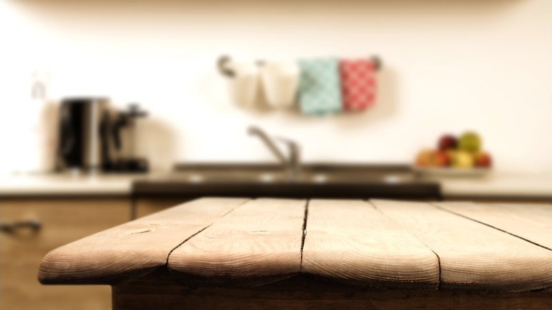 Деревянная поверхность стола