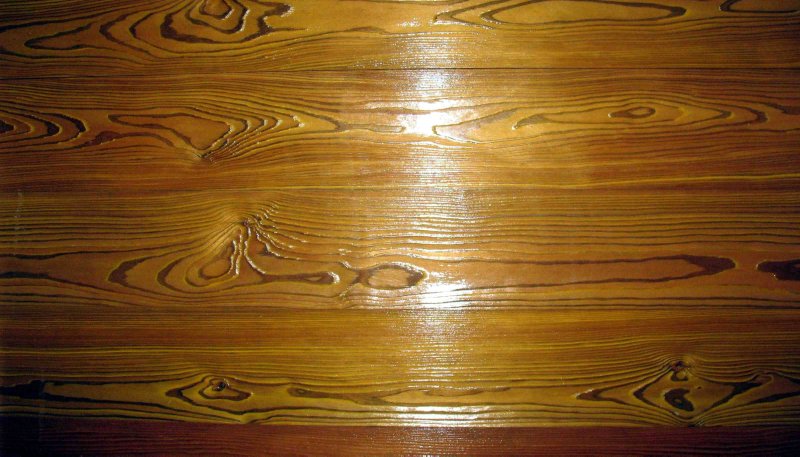 Лакированное дерево