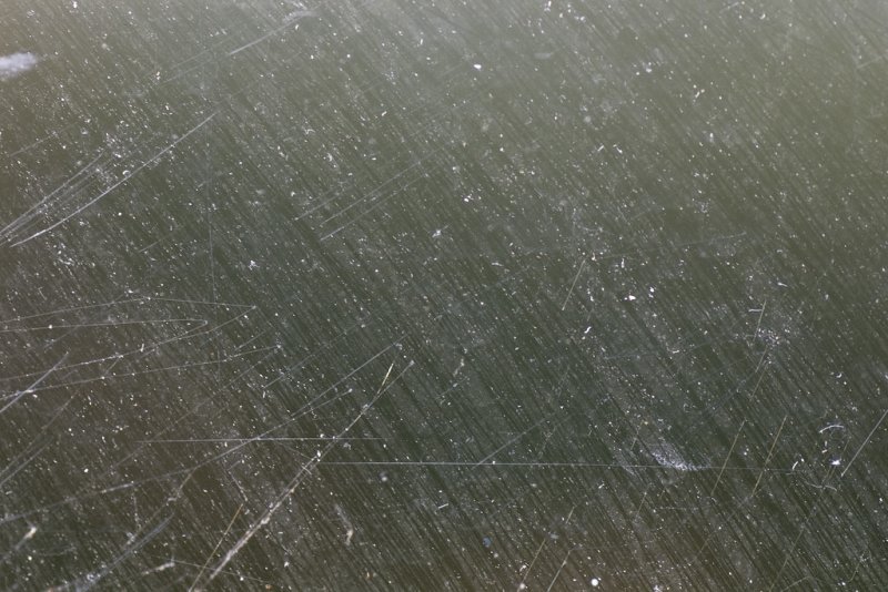 Царапины на стекле