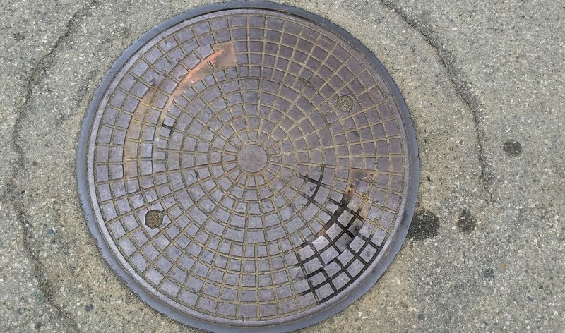 Канализационный люк