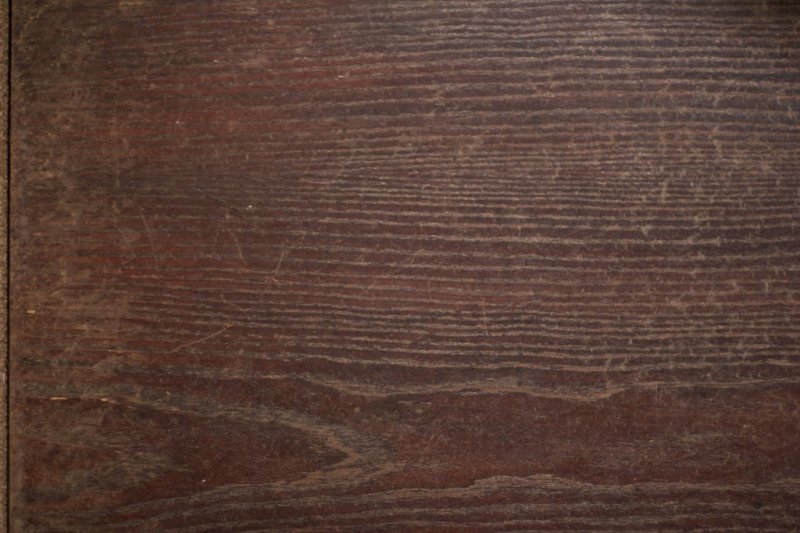 Коричневое дерево