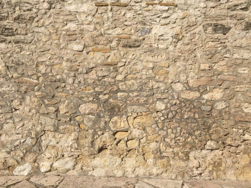 Старая каменная стена