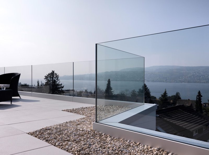 Стеклянное ограждение триплекс парапет