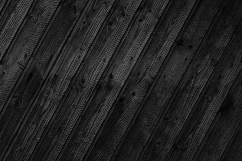 Темное дерево