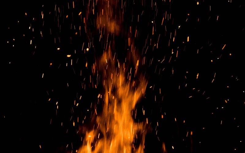 Искры на черном фоне