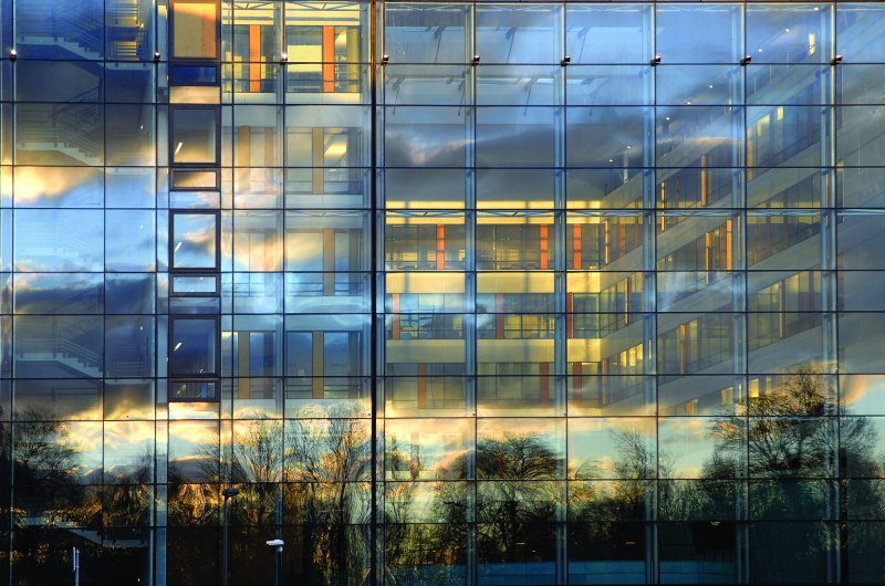 Стеклянный фасад
