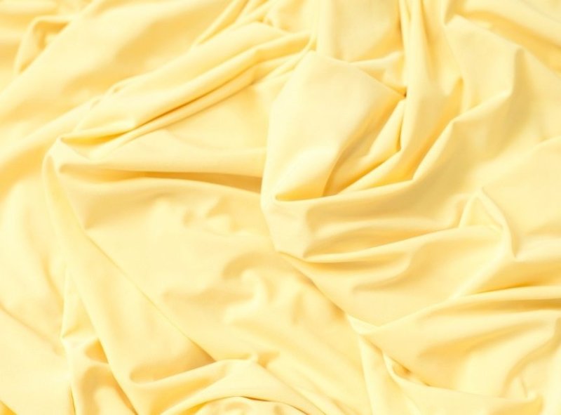 Желтая ткань