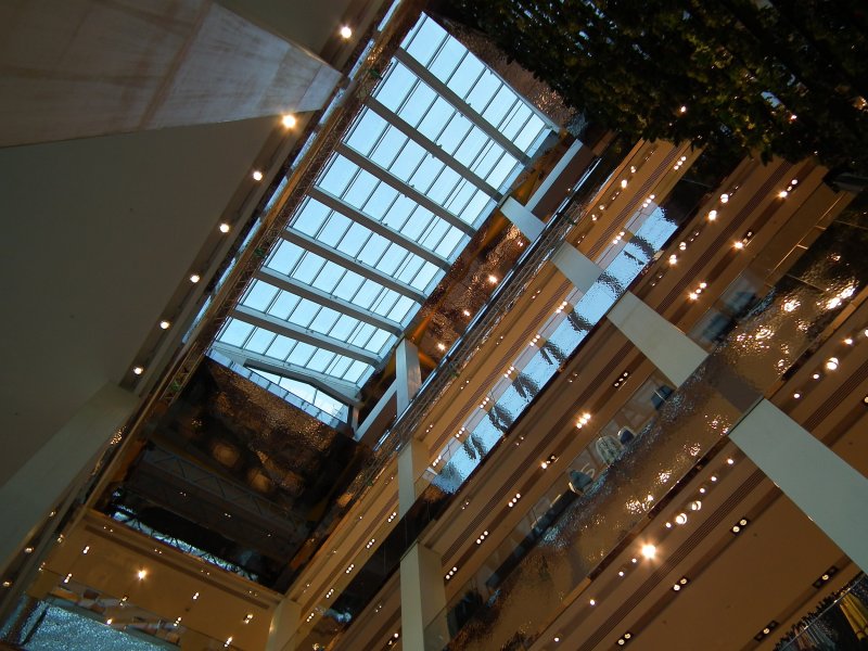 ТЦ цветной лифт