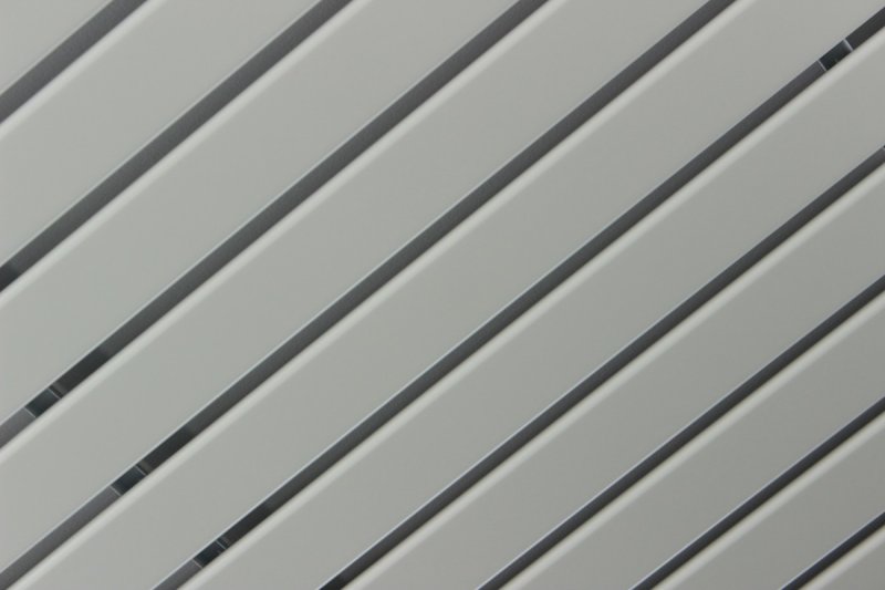 Потолок реечный алюминиевый