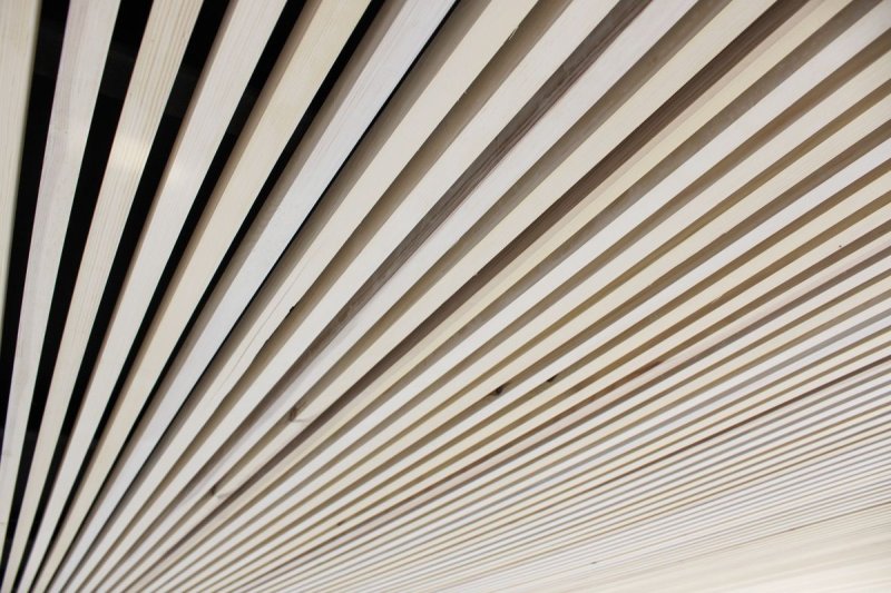 Кубообразный реечный потолок