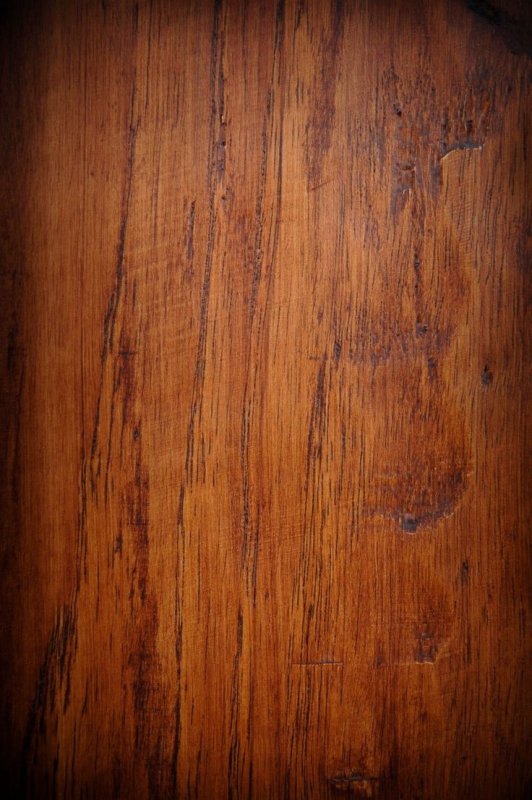 Деревянное покрытие стола