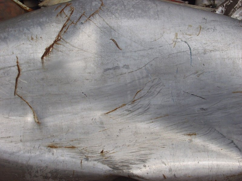 Царапины на металле