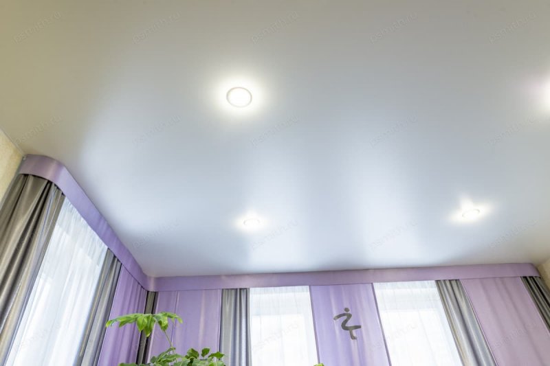 Натяжной потолок сатин