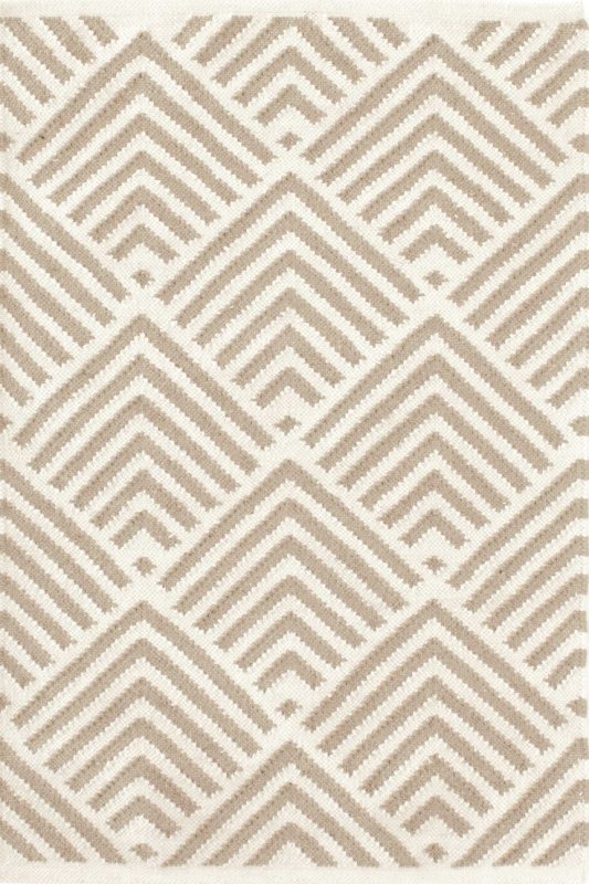 Ковер с геометрическим узором