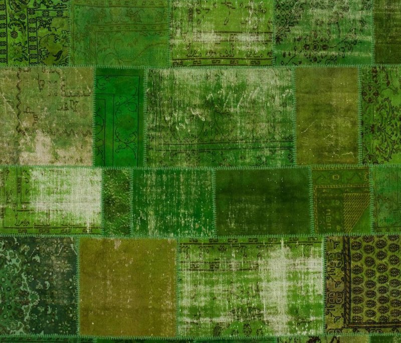 Ковер с зелеными оттенками