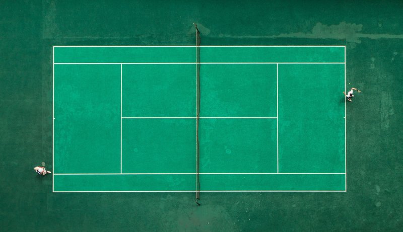 Теннисный корт сбоку фон