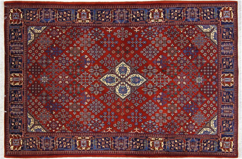 Ковер с восточным орнаментом