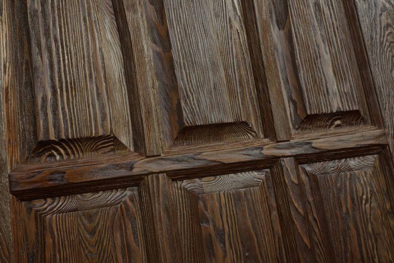 Двери брашированные под старину