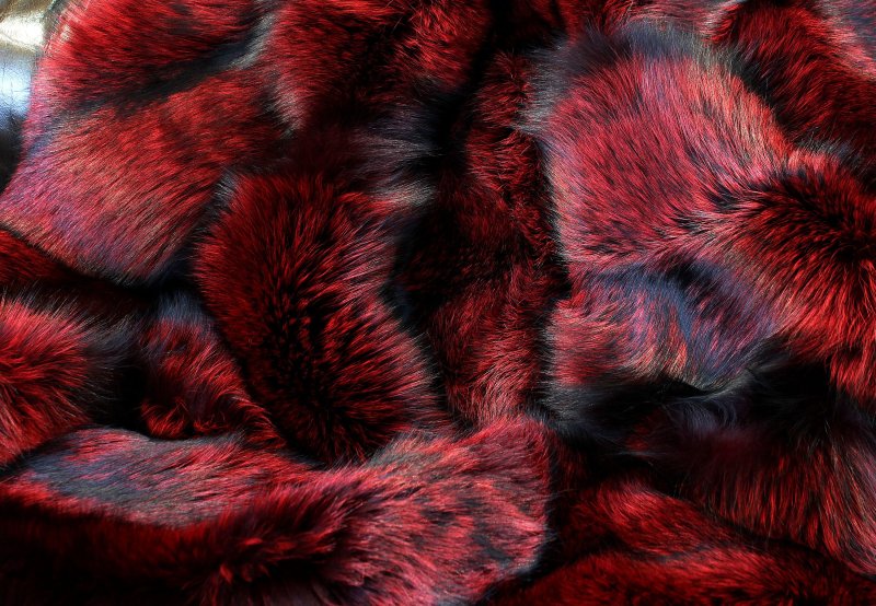 Искусственный мех красный