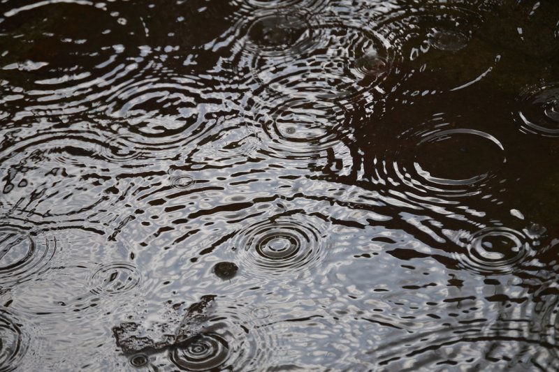 Фактура воды карандашом