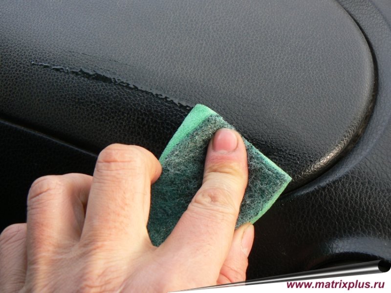 Жидкий пластик для торпеды автомобиля